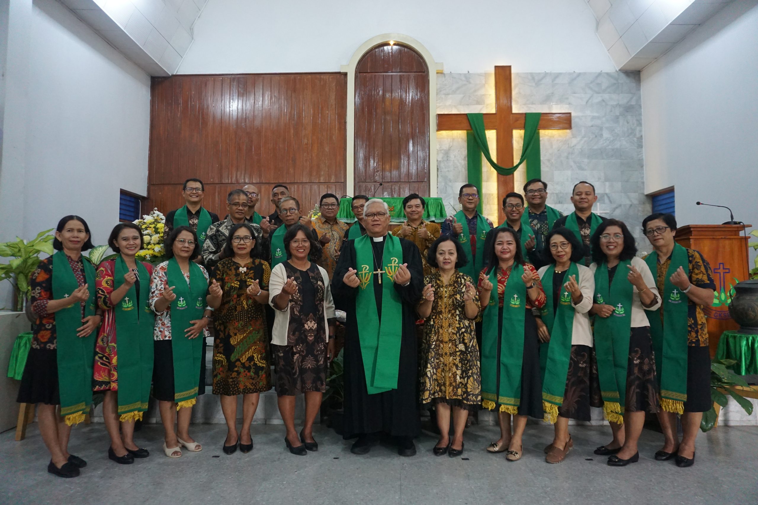 Penatua dan Diaken yang Tanggal dan Tahbis